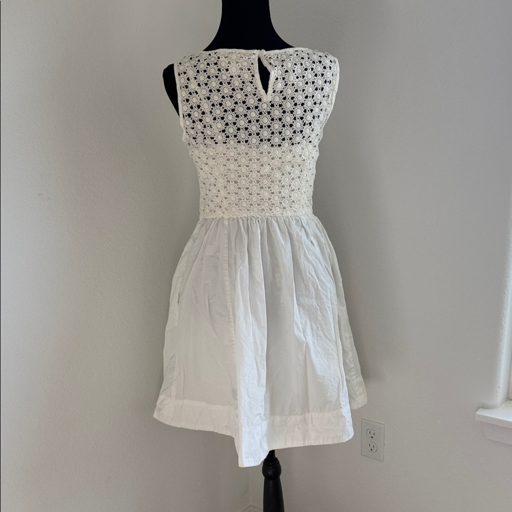 Fresh Classic White Kids Casual Dress - Picture 8 of 12